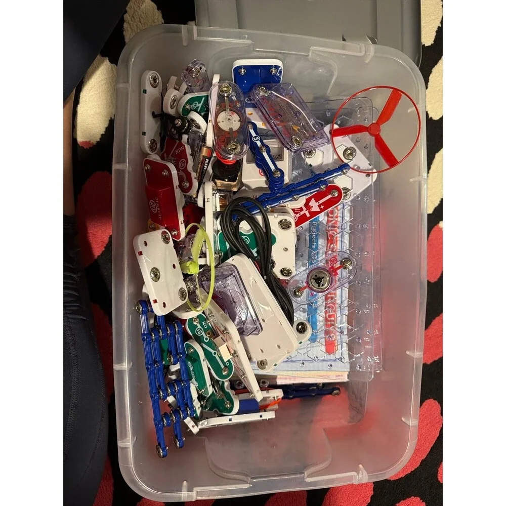 Bundle of Electronic snap circuits